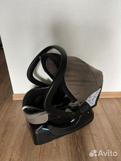 Автолюлька chicco с базой
