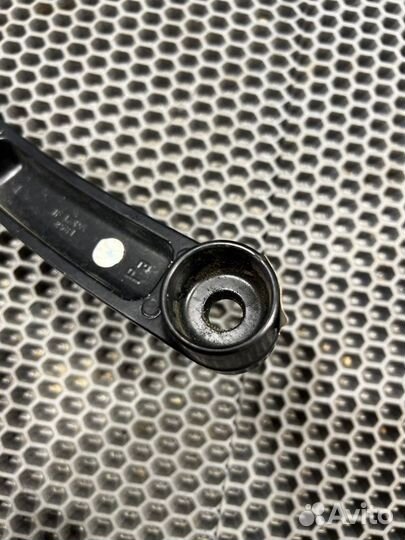 Поводок дворников правый Kia Optima 4 JF G4ND 2.0