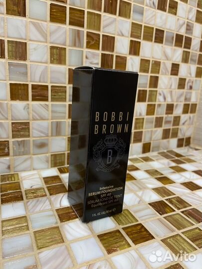 Тональное средство Bobbi Brown