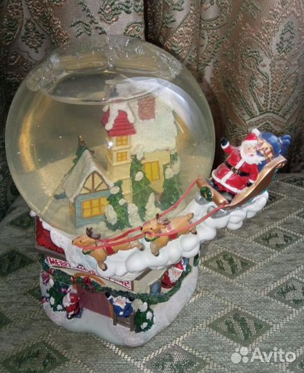 Музыкальный снежный шар