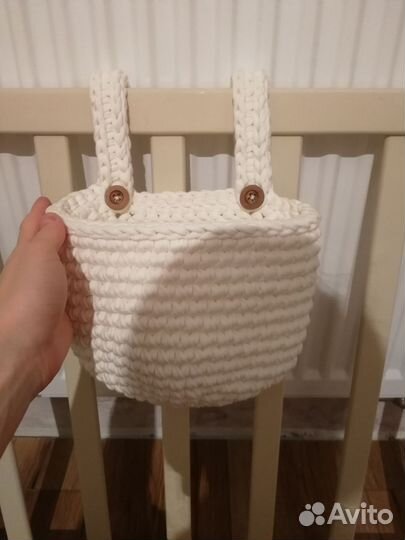Подвесная корзинка на кроватку