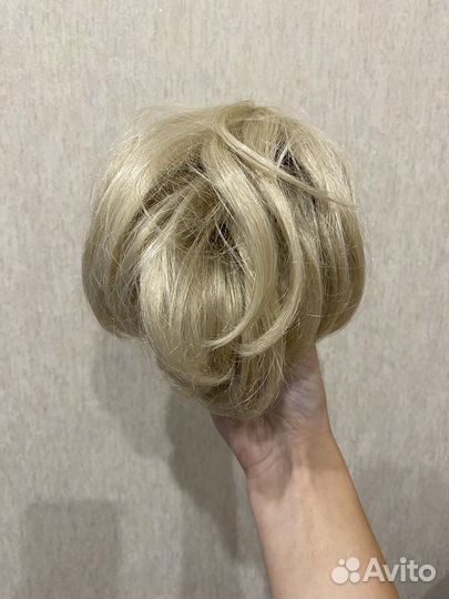 Шиньон Волосы на заколках блонд