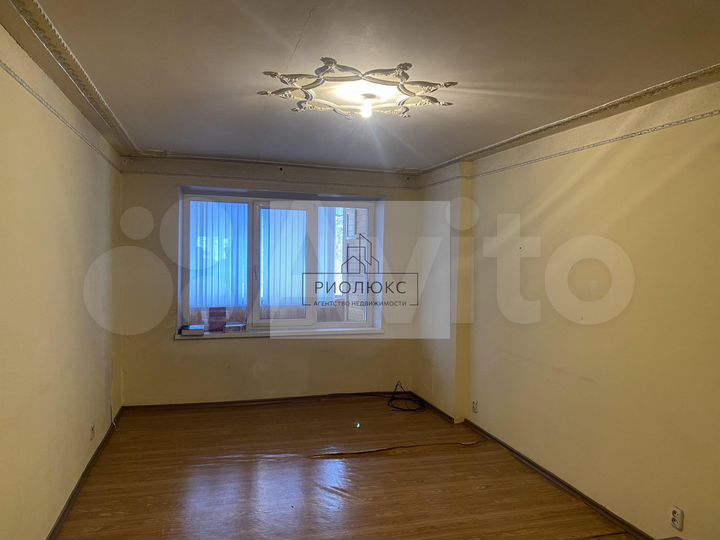 5-к. квартира, 122 м², 1/9 эт.