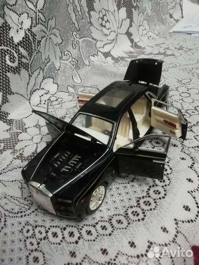 Моделька rolls-royce phantom