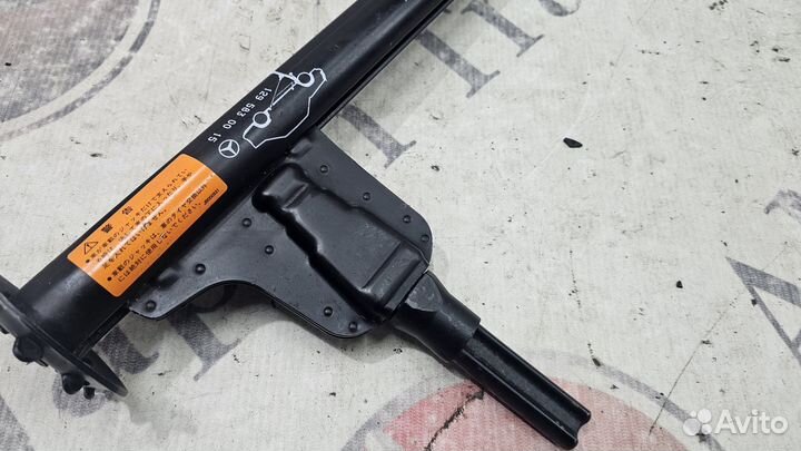 Домкрат Mercedes-Benz SL R230 R129