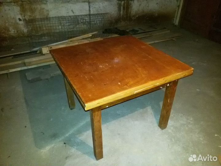 Крепкий раскладной советский стол