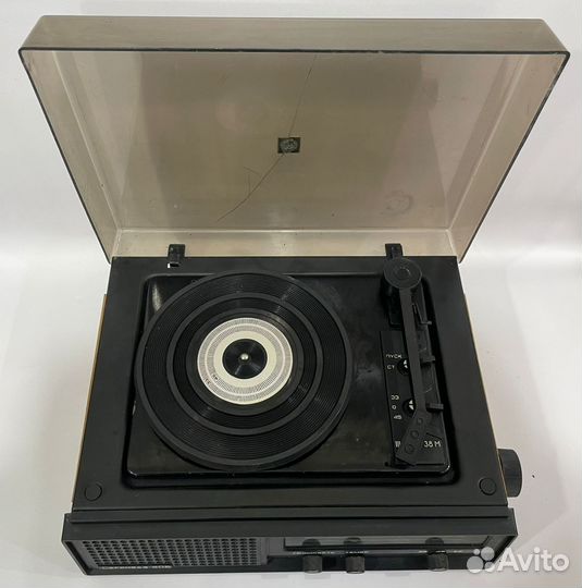 Виниловый проигрыватель