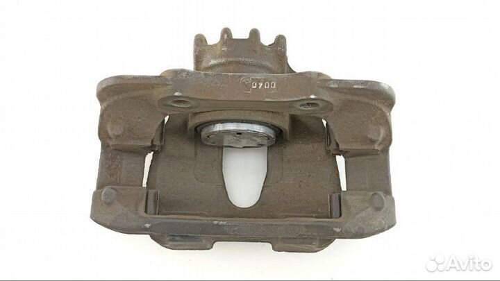 Суппорт передний правый Peugeot 308