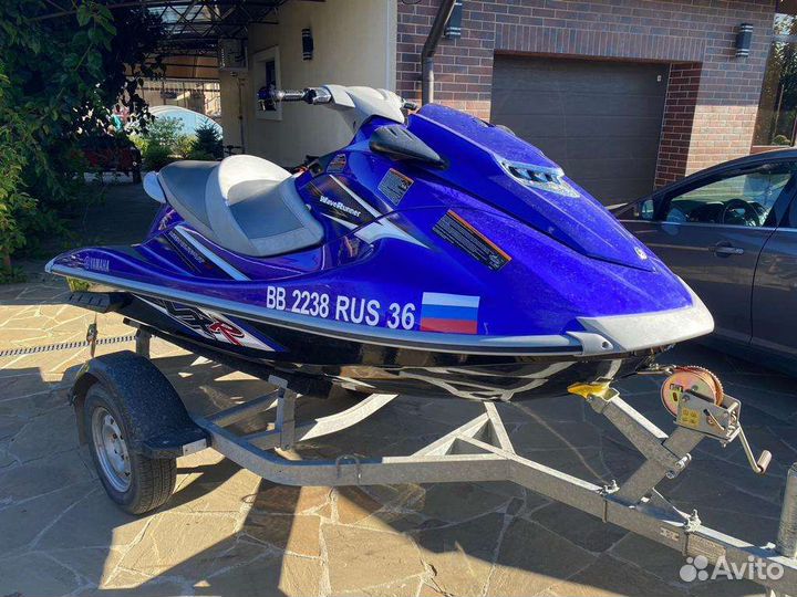 Продаётся гидроцикл Yamaha VX 1800 A-K