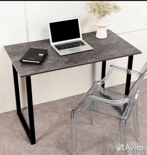 Письменный стол