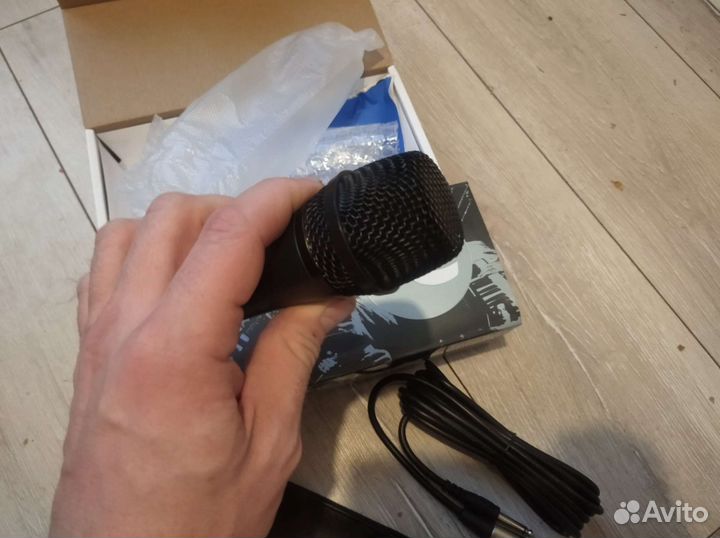 Микрофон вокальный синхайзер