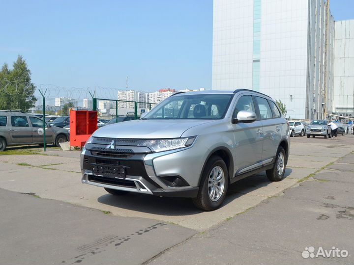 Mitsubishi Outlander 2.0 CVT, 2022