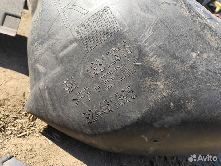 Подкрылок задний правый левый Opel Insignia