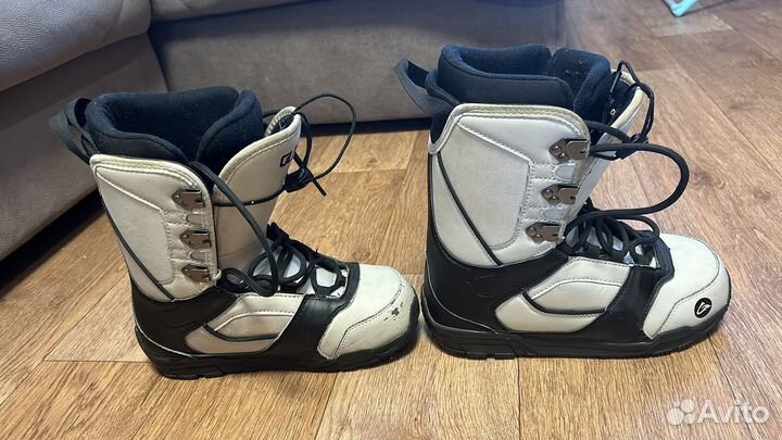 Сноубордические ботинки 38