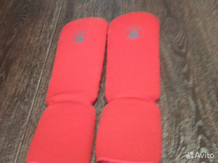 Щитки и перчатки