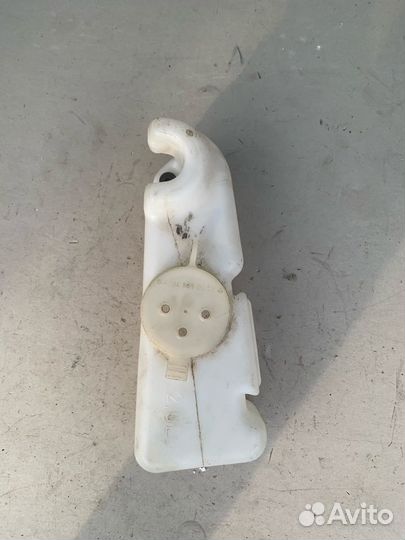 Бачок омывателя заднего стекла mercedes W202