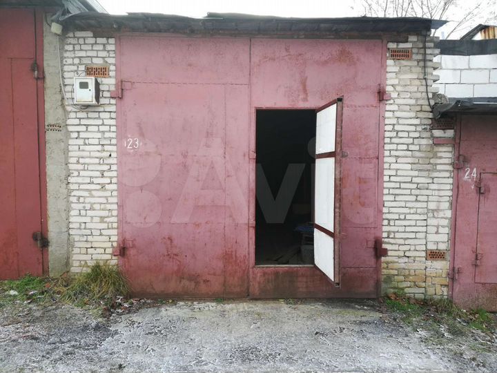 Гараж, > 30 м²