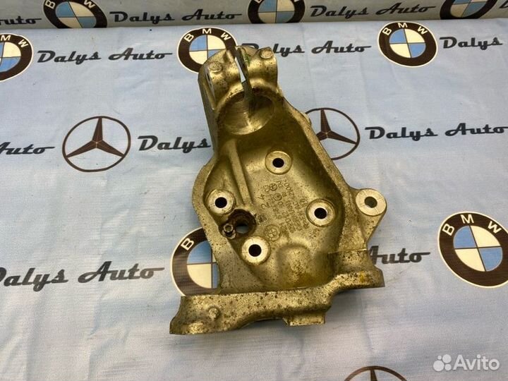 Кулак поворотный передний правый Bmw 320I E90