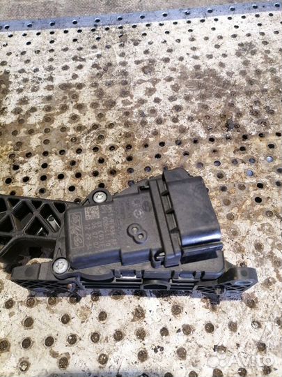 Педаль газа Ford C-MAX