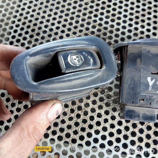 Кнопка стеклоподъемника Hyundai Sonata Y3
