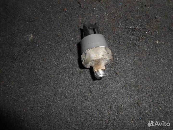 Датчик давления масла Toyota Mark II JZX110(00-02)