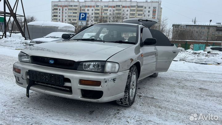 Subaru Impreza 1.5 AT, 2000, битый, 200 000 км