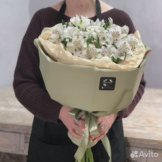 Букет 9 альстромерий «Белые альстромерии»