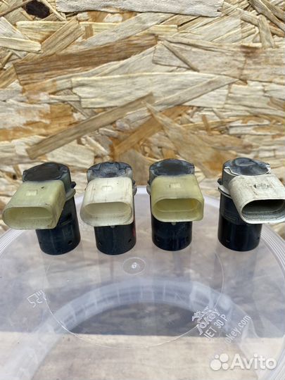 Датчик парковки передний Audi A6C6