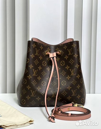 Сумка Louis Vuitton NeoNoe MM