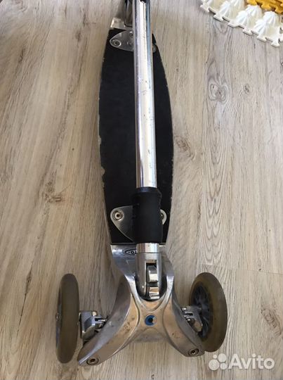 Самокат mikro kickboard