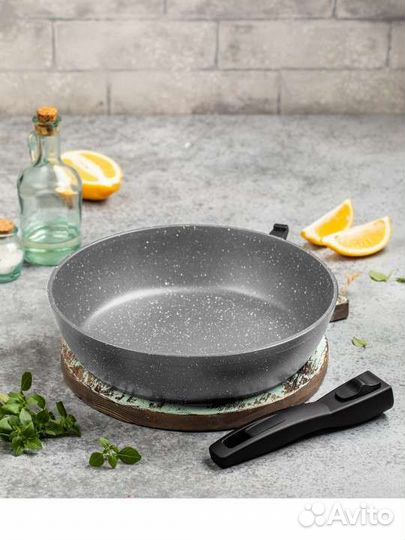 Сковорода новая литая 28 см inhouse