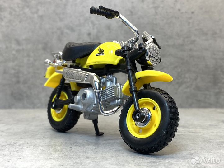 Коллекционная модель Honda Monkey 1967 1:18 Welly