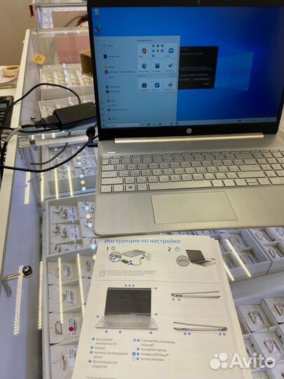 Ноутбук HP i3 - 1115G4