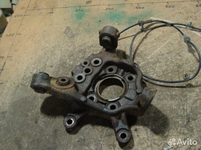 Задний поворотный кулак Nissan murano 03г