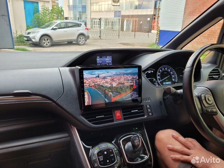 Android для Noah, Esquire, Voxy 2014-21 есть Teyes