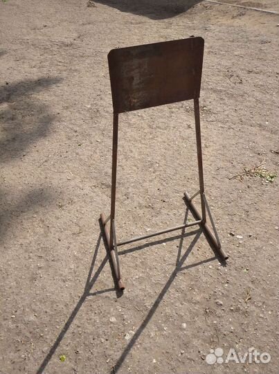 Подставка для лодочного мотора