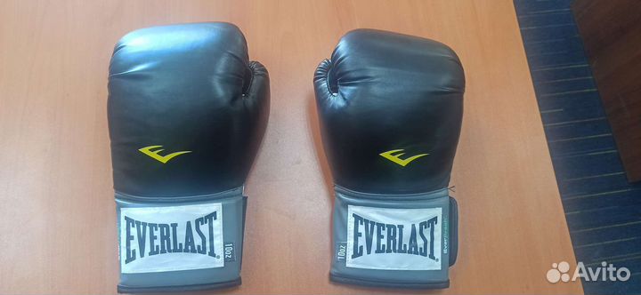 Боксерские перчатки 10 oz everlast