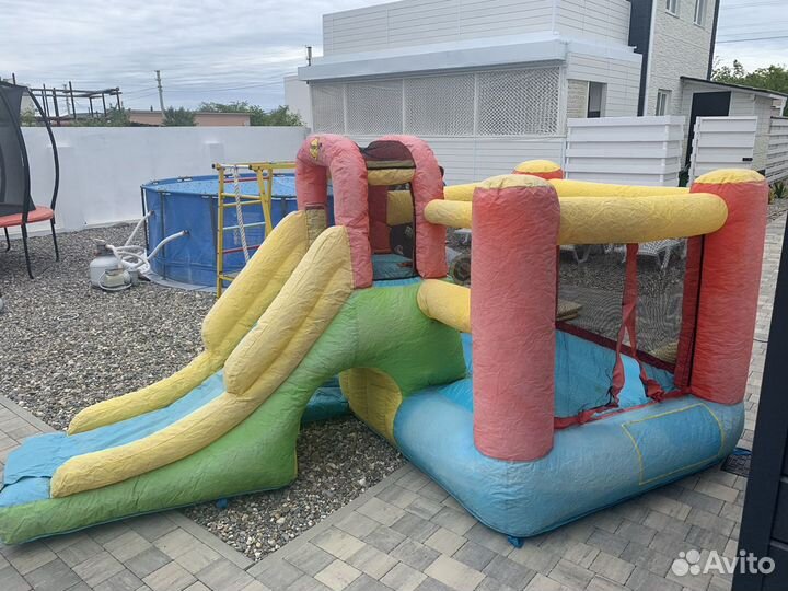 Надувной батут с горкой Happy Hop 9160N