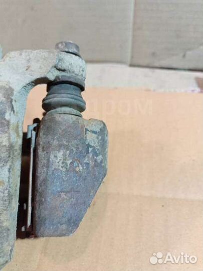 Суппорт передний правый Mitsubishi Lancer 9 2006