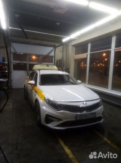 Лобовое стекло на Киа Оптима