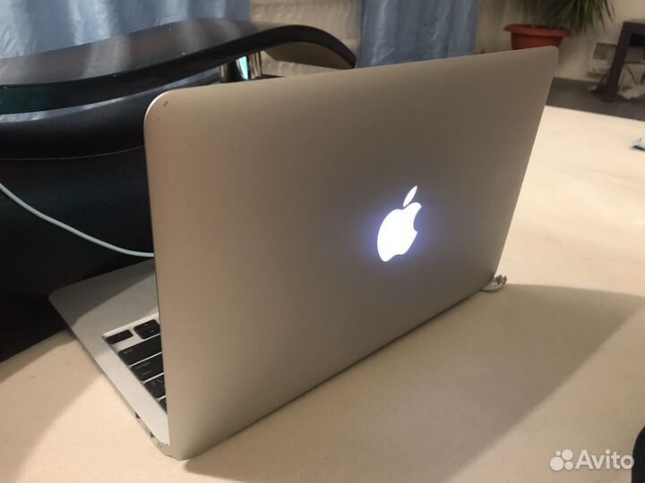 Apple MacBook Air 11