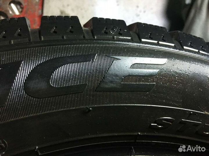 Pirelli Ice Zero 205/55 R16 98T