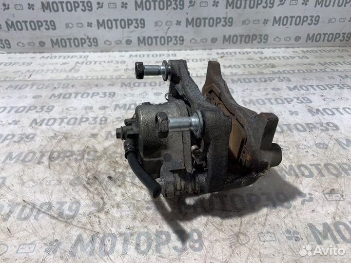 Суппорт передний левый Nissan Altima 2.5 I QR25