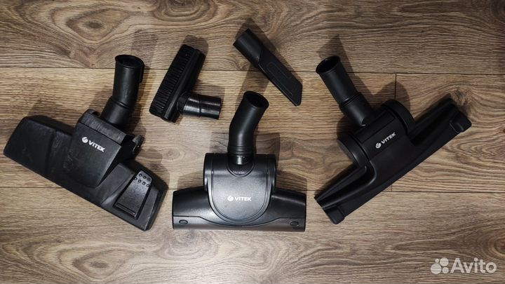 Пылесос Vitek с аквафильтром