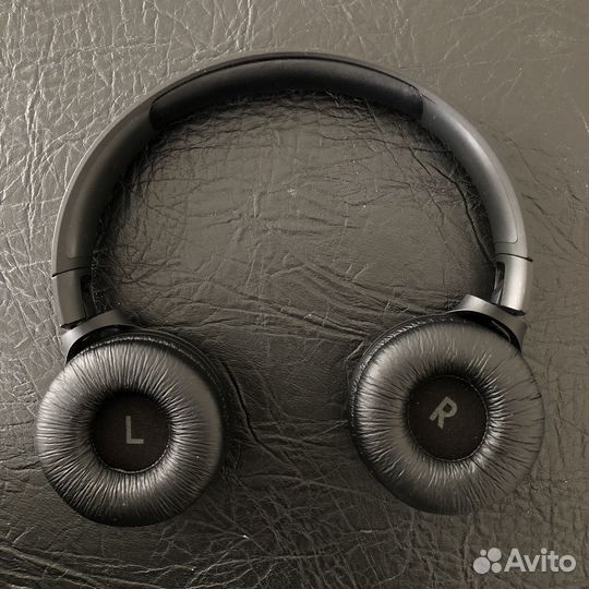 Беспроводные наушники jbl tune