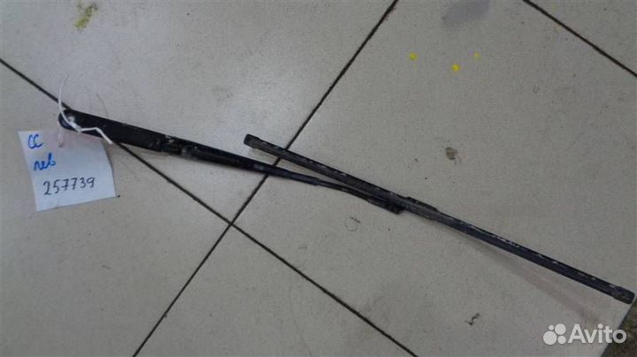 Поводок стеклоочистителя передний левый Volkswage