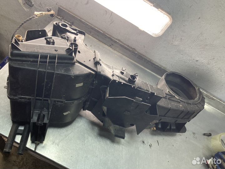 Корпус печки с радиатором Ауди 80 b3