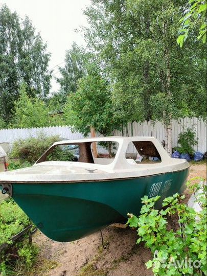 Продам катер с каютой Ладога-2