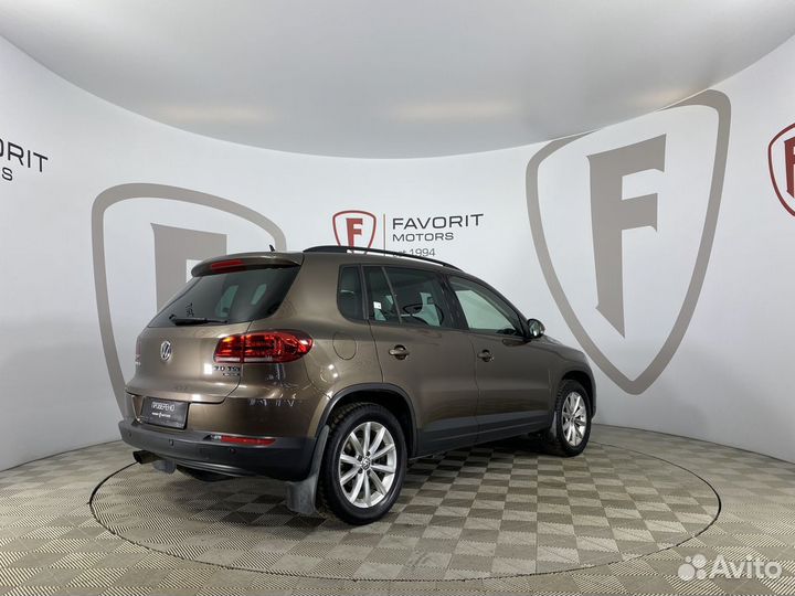 Volkswagen Tiguan 2.0 AT, 2015, 230 243 км