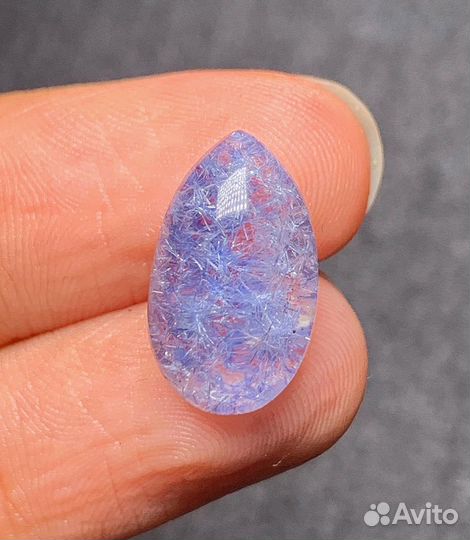 Редкий кварц с дюмортьеритом натуральный